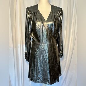 Gianni Bini Silver Lame’ Wrap Dress. Size Large. NWT. Simmer and Shine.